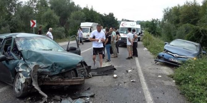 Kurban kesim alanı yolunda kaza: 6 yaralı