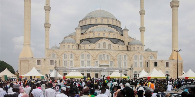 Akra'da açılan Gana Milli Cami ve Külliyesi, Osmanlı mimarisiyle dikkati çekiyor