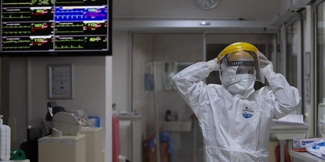 Türkiye'de son 24 saatte 9 bin 586 kişinin Kovid-19 testi pozitif çıktı