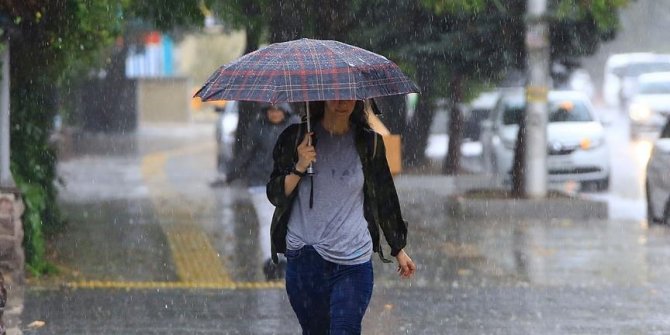 Orta ve Doğu Karadeniz'de yarın kuvvetli yağış bekleniyor