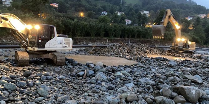 Artvin'in Arhavi ilçesinde arıza giderildi su verilmeye başlandı
