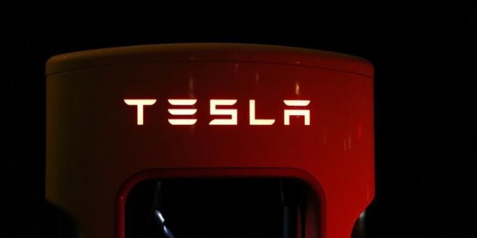 Tesla'dan ikinci çeyrekte 1,1 milyar dolarlık rekor kar