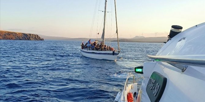 İzmir'de 388 sığınmacı kurtarıldı
