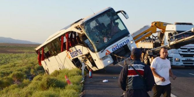 Aksaray'da yolcu otobüsü devrildi: 22 yaralı