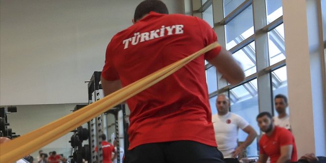 Judoda Türkiye'yi temsil eden Mihael Zgank, yarı finalde