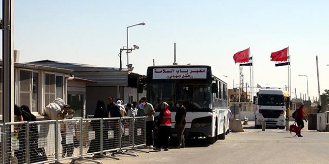 Bayramı ülkelerinde geçiren Suriyelilerin dönüşü sürüyor 