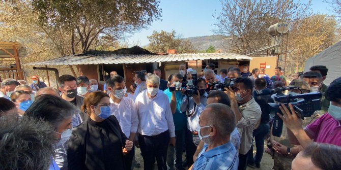 Bakan Yanık, Adana ve Osmaniye'deki yangın bölgelerinde