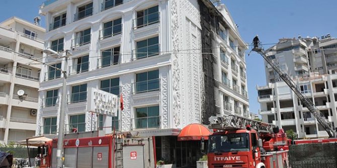 Antalya'da otelde yangın çıktı, müşteriler tahliye edildi