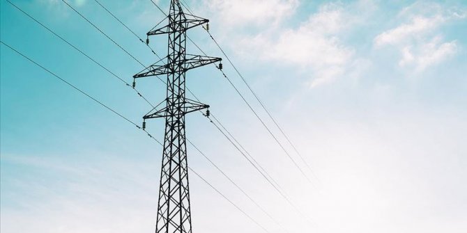 Türkiye genelinde iletim hatları kaynaklı elektrik kesintileri yaşanıyor