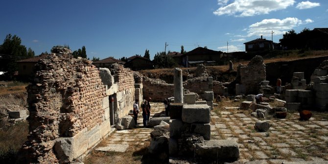 Antik kentin üzerine kurulu ilçede yer arayışı