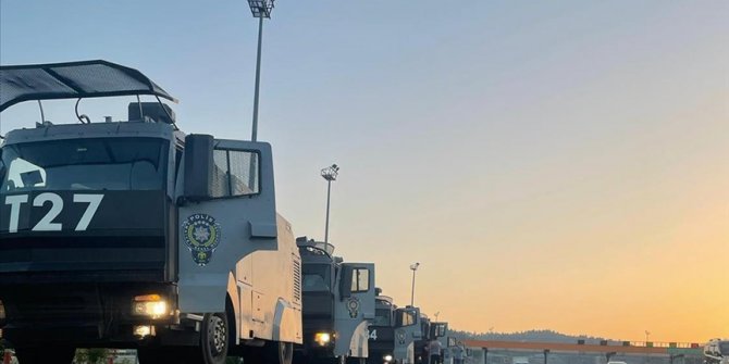 İstanbul Emniyet Müdürlüğü yangın bölgelerine 20 TOMA gönderdi