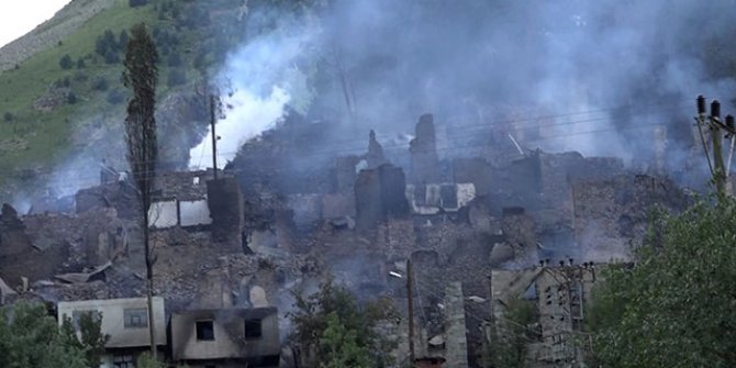 Yusufeli'nde yanan 33 evden geri enkaz kaldı