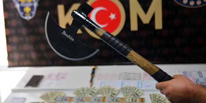 Tefecilerin iş yerinden ‘Turgut Alp baltası’ çıktı