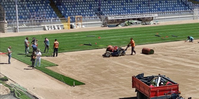 Ankara Keçiörengücü Aktepe Stadı'nın zemini yenileniyor