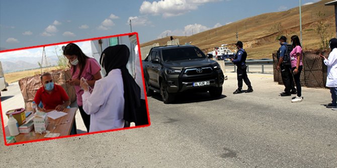 Polis kontrol noktasında aşı uygulaması