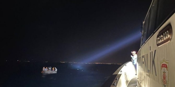 Aydın'da Türk kara sularına geri itilen 14 düzensiz göçmen kurtarıldı
