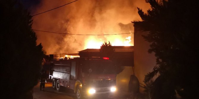 Kocaeli'de kereste fabrikasında çıkan yangın kontrol altına alındı