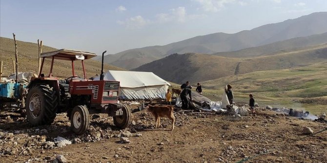Van'da sel nedeniyle yaylada mahsur kalan 35 kişi belediye ekiplerince kurtarıldı
