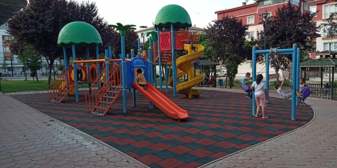 Sincan Belediyesi Parkları Kauçuk ile Kaplıyor