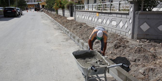 Çankırı Belediyesi Yolları İyileştiriyor