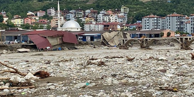 Sinop’ta selin hasarı gün ağarınca ortaya çıktı
