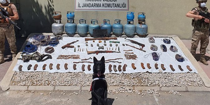 Hakkari'de PKK'ya ait çok sayıda silah ve mühimmat ele geçirildi