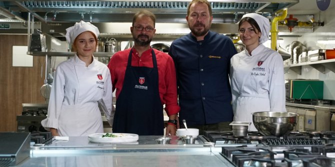 Ödüllü şef Akkor, Altınbaş Üniversitesi Gastronomi bölümünde