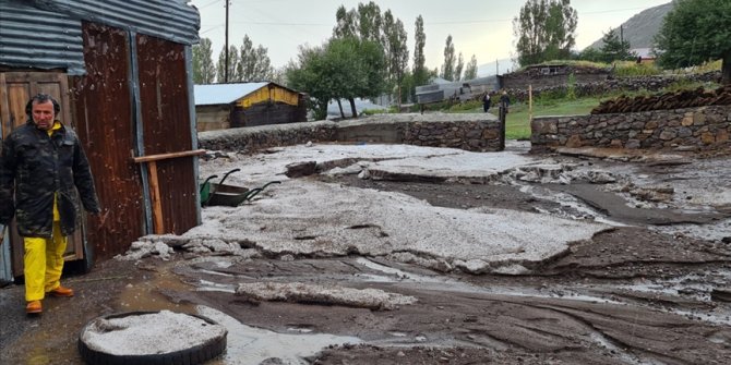 Ardahan'da sağanak nedeniyle dereler taştı, bazı köylerde su baskınları yaşandı