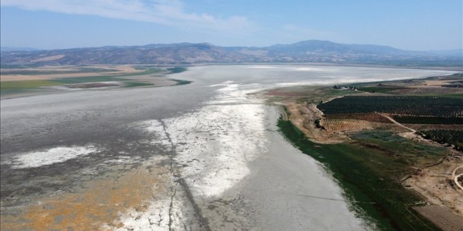 Manisa'daki Marmara Gölü kuruma noktasına geldi