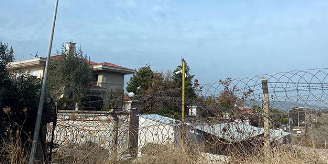 Urla'daki sitede kaçak yapıların yıkımına mahkeme onayı
