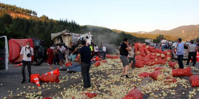 Bolu'da 3 TIR ve 2 hafif ticari araç çarpıştı: 6 yaralı