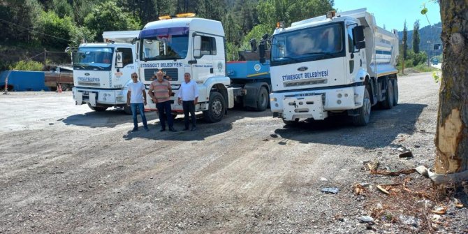 Sel Bölgesine İş Makinası Desteği