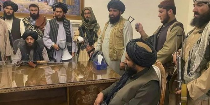 Taliban'ın ilk işi 'genel af' ilan etmek oldu