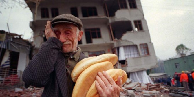 17 Ağustos Marmara depreminin üzerinden 22 yıl geçti