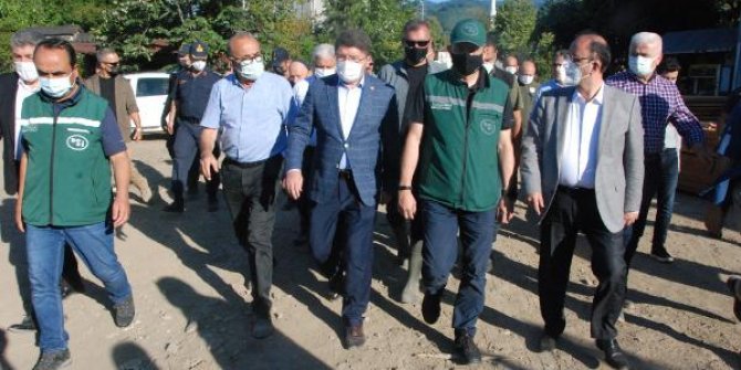 Bakan Pakdemirli Bartın’da sel bölgesinde
