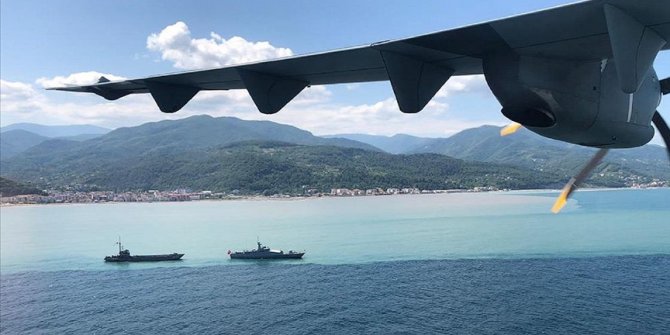 Sel felaketi sonrası arama kurtarma çalışmalarına devam ediyor