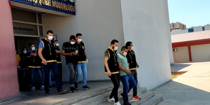 GÜLER MİSİN AĞLAR MISIN: Hırsızlar öyle bir yerde uyuya kaldı ki...