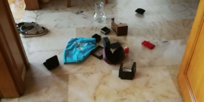 Hırsızlar 120 bin liralık ziynet eşyası çaldı: Arkalarında su dolu sürahi bıraktılar