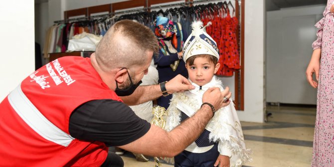 350 çocuk sünnet oluyor