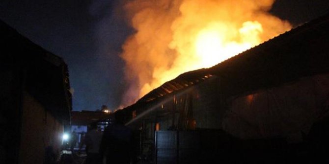 Bolu'da samanlık yangını eve sıçramadan söndürüldü