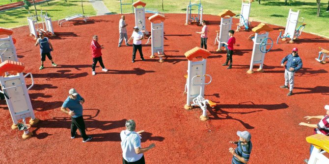 Başkentliler güne parklarda sabah sporlarıyla başlıyor