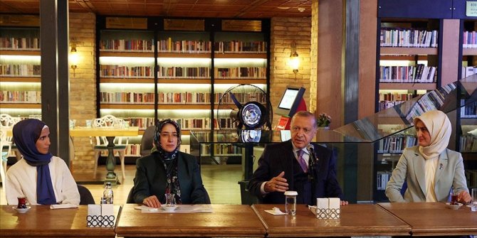 Cumhurbaşkanı Erdoğan KADEM hizmet içi eğitim kampını ziyaret etti