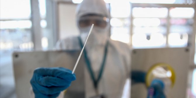 Aşı olmayanların konser, sinema ve tiyatro gibi faaliyetlere katılımında negatif PCR testi zorunluluğu getirilecek