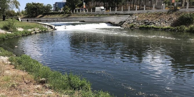 Sadabad Deresi'ndeki koku ve kirliliğe vatandaşlar tepki gösterdi