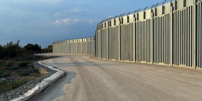 Yunanistan, Türkiye sınırına 40 kilometrelik çelikten duvar ördü