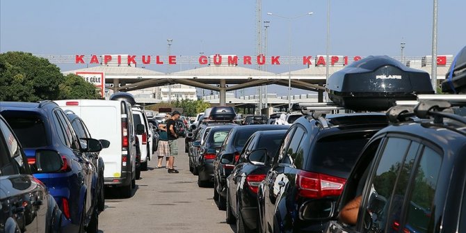 Gurbetçilerin dönüşleri sürüyor