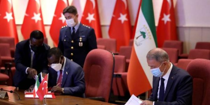 Bakan Akar ile Ekvator Ginesi mevkidaşı Okoma, anlaşma imzaladı