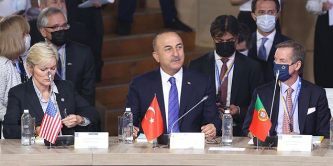 Bakan Çavuşoğlu, Ukrayna’da Kırım Platformu Kuruluş Zirvesine katıldı