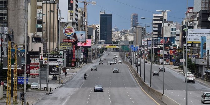 Lübnan'da akaryakıttan sonra depolarda saklanan ilaçlara da el konuldu