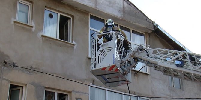 Maltepe'de bebeğini rehin alan baba evi ateşe verdi